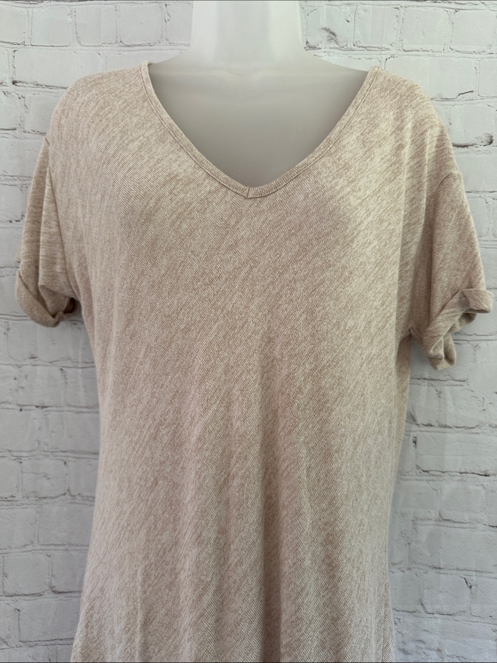 Olivia Blu Light Beige V-Neck Women's knit top size L - Picture 2 of 6